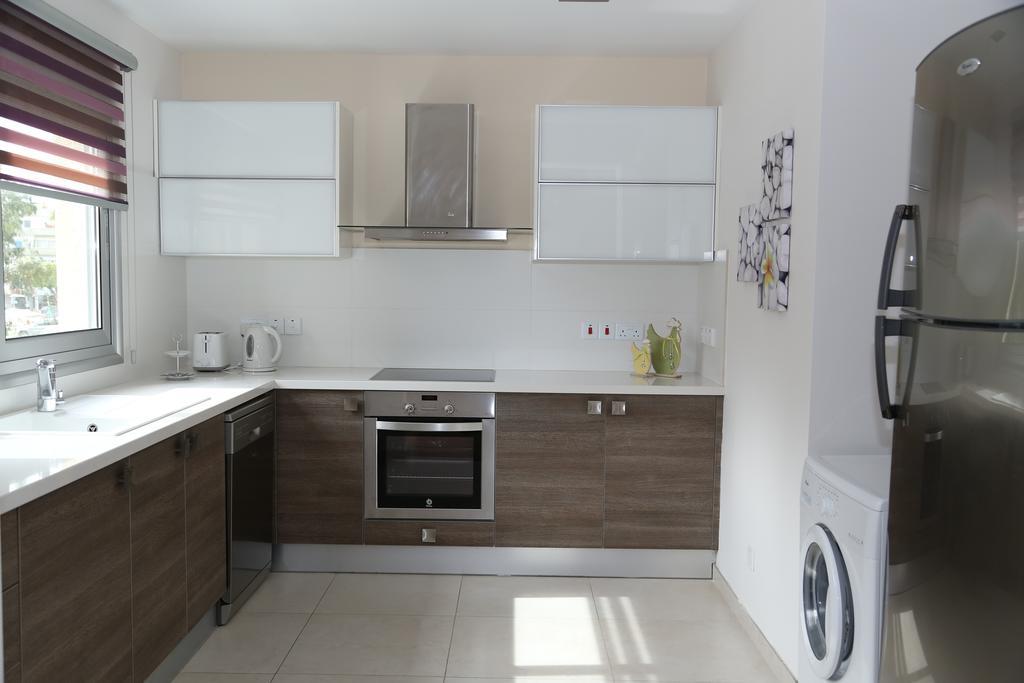 River Beach Apartments Limassol Room photo